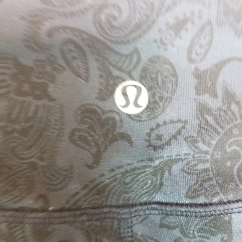 Lululemon Wunder Under blue black paisley crop leggings
